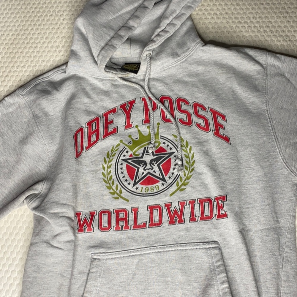 Obey sweater